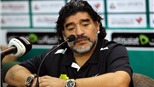 Maradona: Ronaldo xứng đáng được lập tượng đài